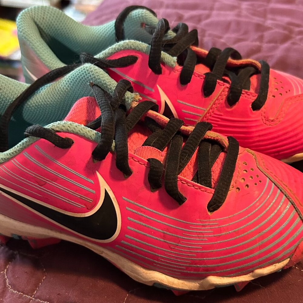 Girls Nike Fast Flex Girls size 11 Softball cleats